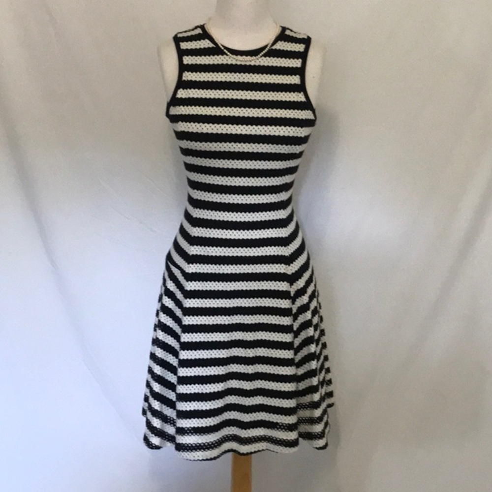 🌸 Banana Republic Black & white dress size 0